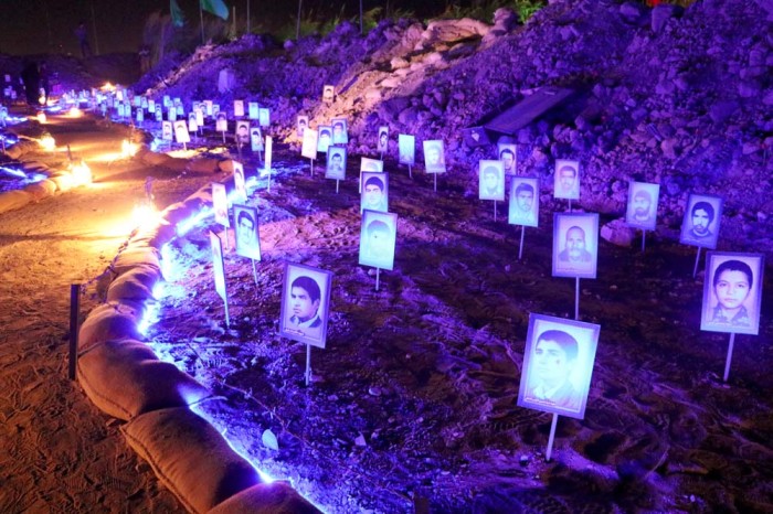 بازدید دانشجویان دانشگاه علوم پزشکی گناباد از نمایشگاه «مسیر مقاومت»