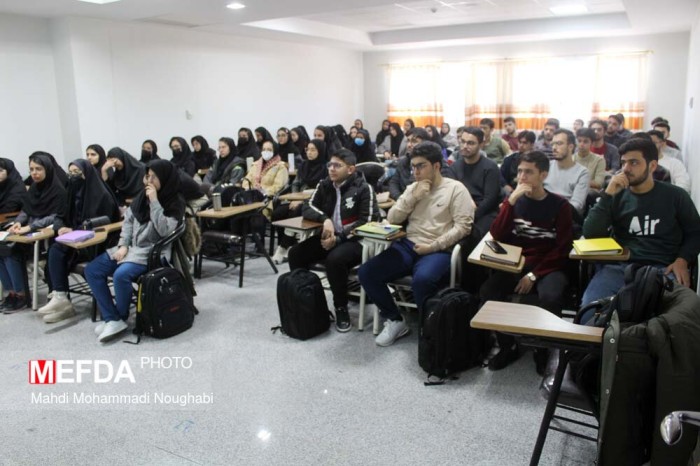 کارگاه‌های آشنایی دانشجویان ورودی بهمن ۱۴۰۲ با شورای انضباطی دانشگاه علوم پزشکی گناباد برگزار شد